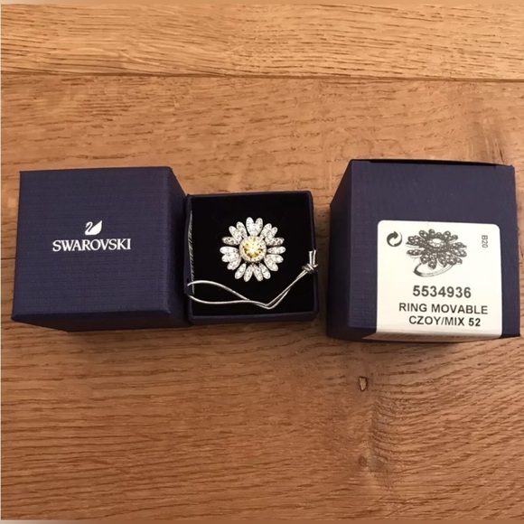 Swarovski Silver and Yellow Crystal Flower Ring - Picture 2 of 7